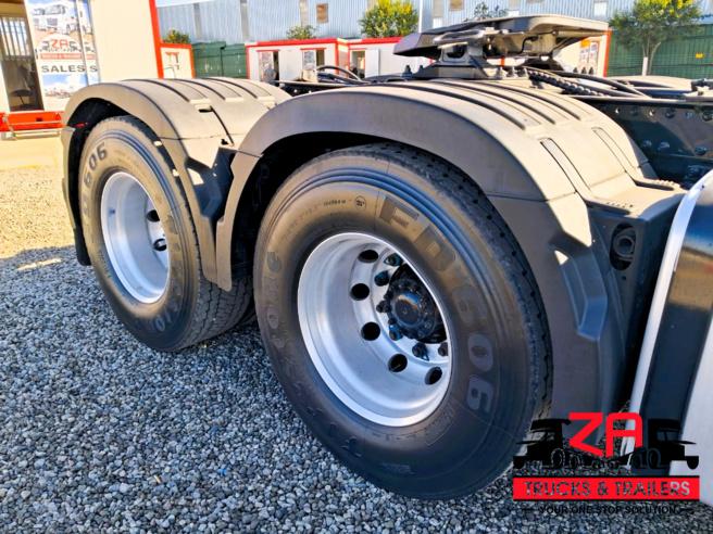 2021 UD QUON GW26.460