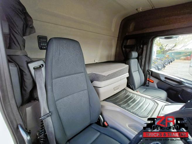 2023 SCANIA P410 XT