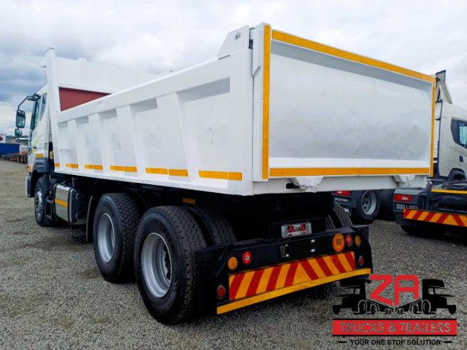2015 TATA NOVUS 7548 V3TXF 10 CUBE TIPPER
