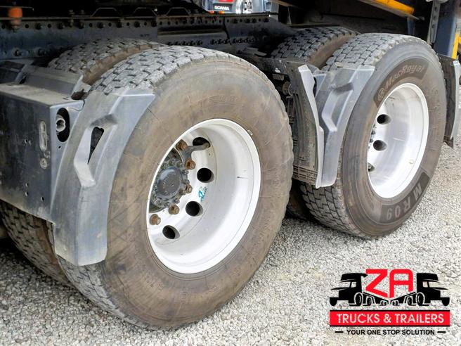 2022 UD QUON GW26.460 HIGH ROOF