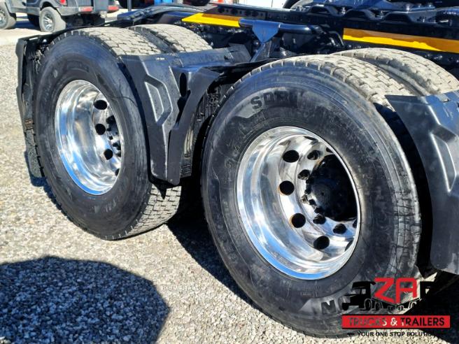 2022 UD QUON GW26.460 HIGH ROOF