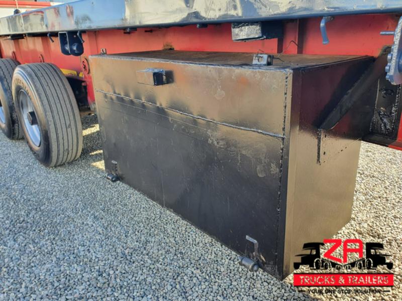 2011 SA TRUCK BODIES TRI-AXLE FLAT DECK