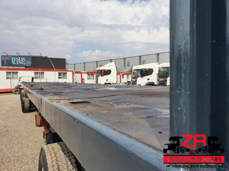 2005 SA TRUCK BODIES TRI-AXLE FLAT DECK TRAILER