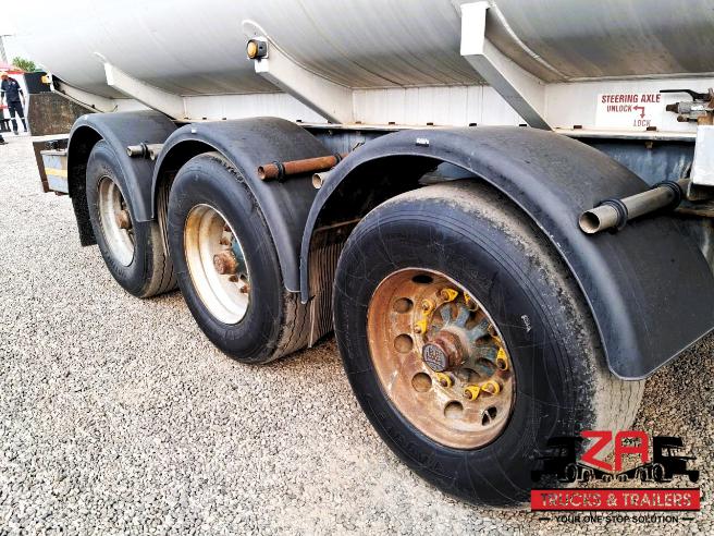 2003 TANK CLINIC FUEL TANKER