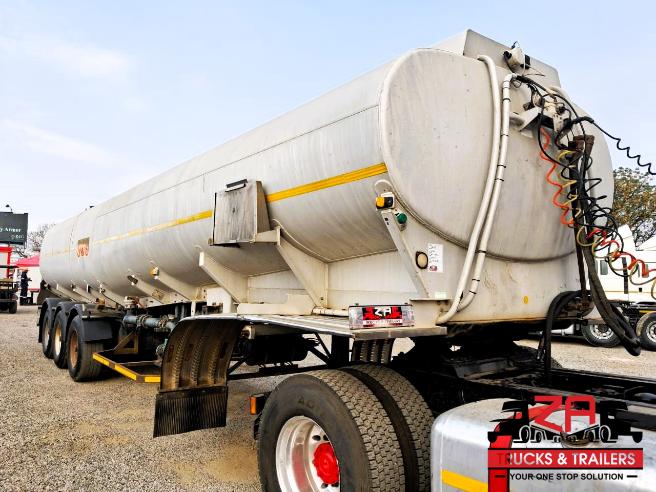 2003 TANK CLINIC FUEL TANKER