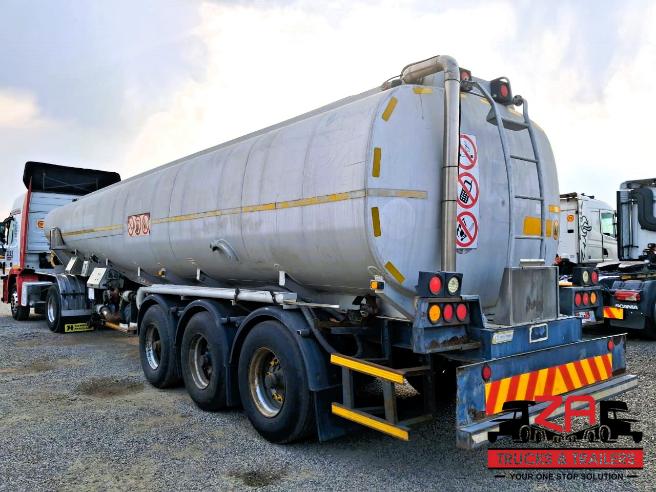 2003 TANK CLINIC FUEL TANKER