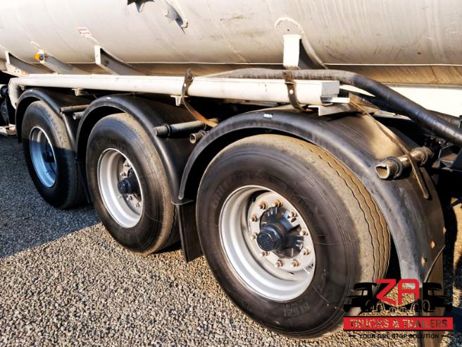 2003 TANK CLINIC FUEL TANKER