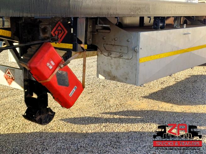 2025 PARAMOUNT TRI-AXLE FLAT DECK TRAILER