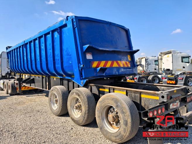 2013 HENRED FREUHAUF 30 CUBE TRI-AXLE SLIDER SLOPER