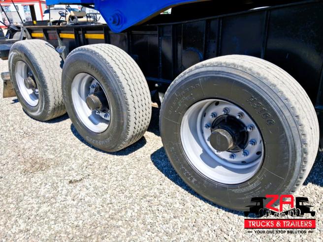 2013 HENRED FREUHAUF 30 CUBE TRI-AXLE SLIDER SLOPER