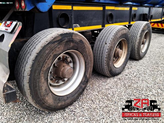 2012 AFRIT 30 CUBE TRI-AXLE SLOPER