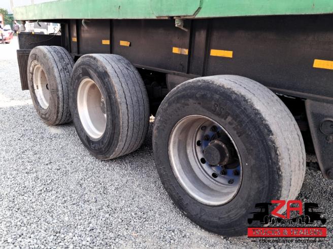 2014 TOP TRAILER TRI-AXLE FLAT DECK TRAILER