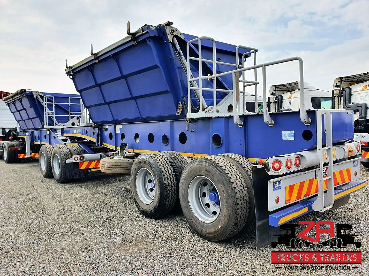 2019 AFRIT 18 CUBE SIDE TIPPER