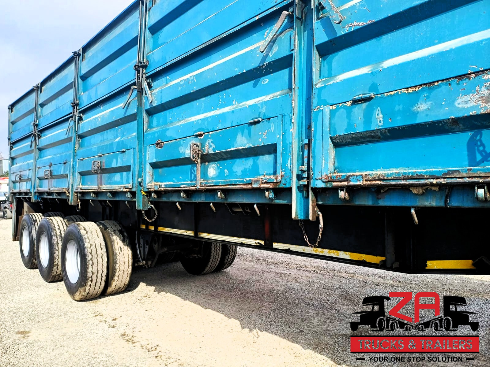 2005 MORDAN TRAILERS TRI-AXLE TRAILER #53205