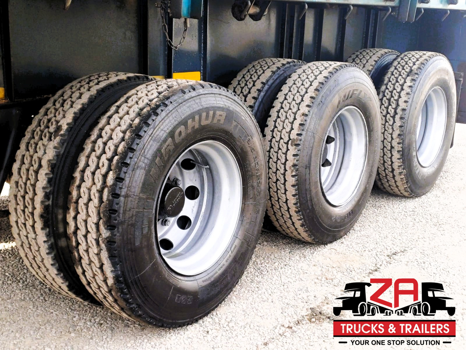 2005 MORDAN TRAILERS TRI-AXLE TRAILER #53205