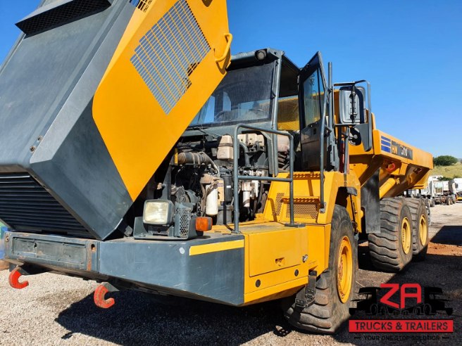 2011 KOMATSU HM300-2 ARTICULATED DUMP TRUCK