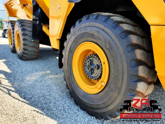 2011 KOMATSU HM300-2 ARTICULATED DUMP TRUCK